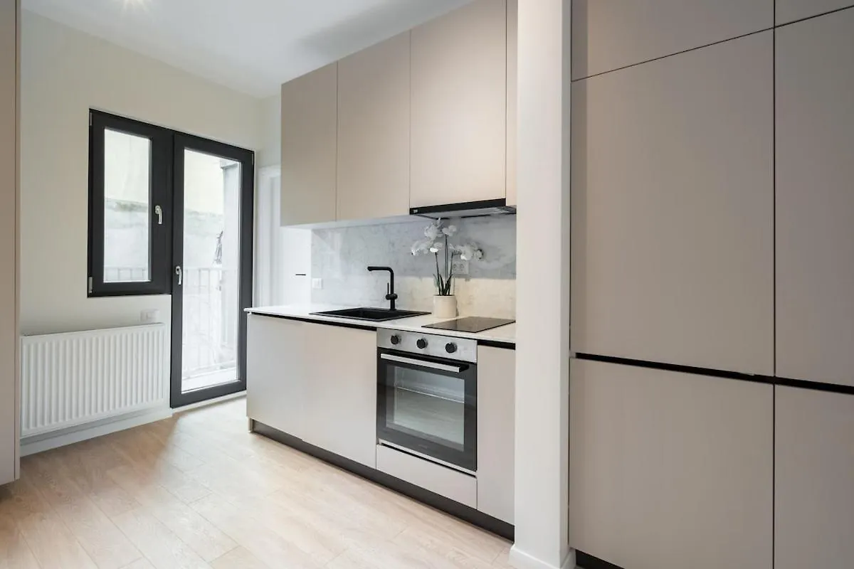 Sunny 2Br Large Flat - Amzei Square Apartment Bucharest