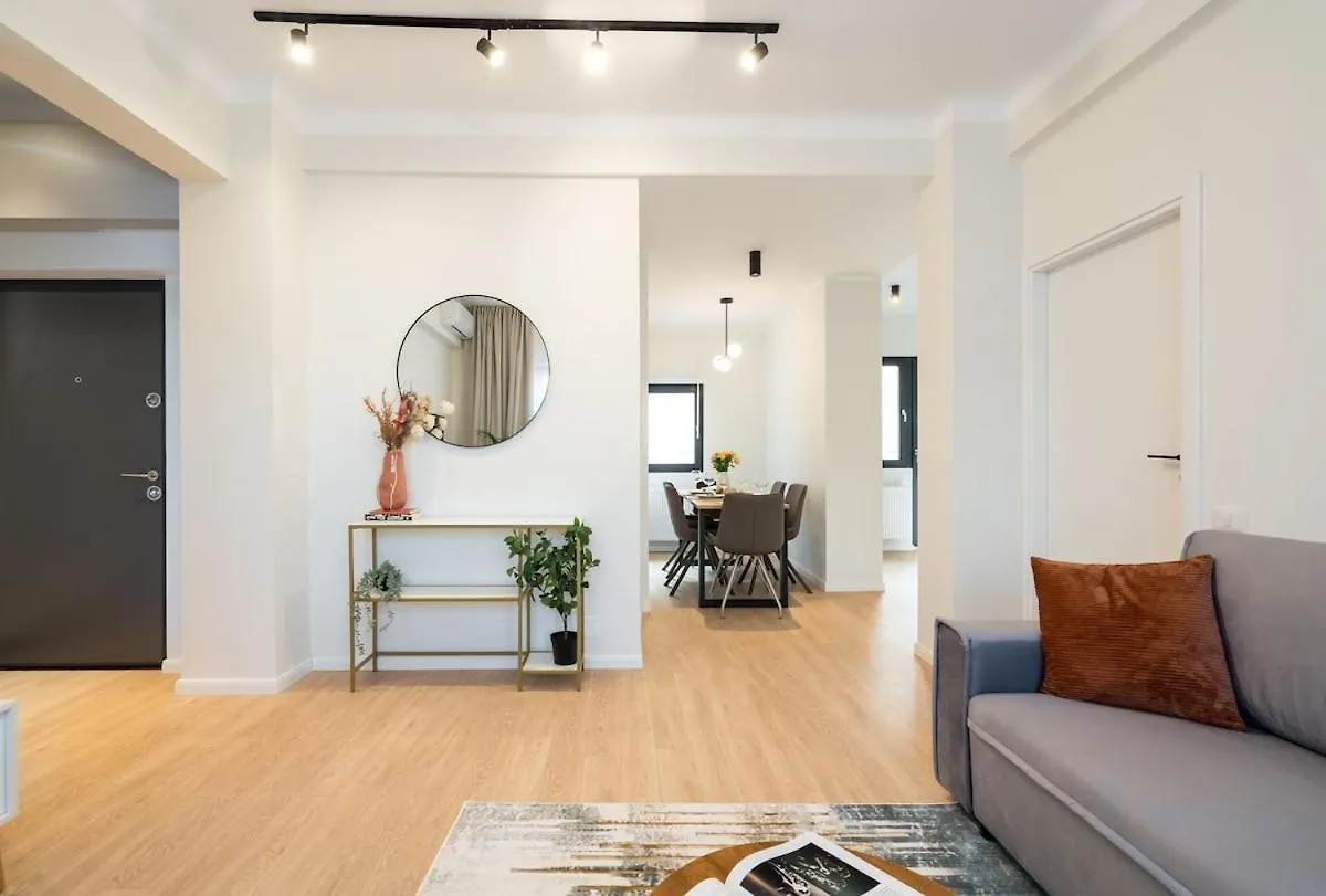 Sunny 2Br Large Flat - Amzei Square Apartment Bucharest