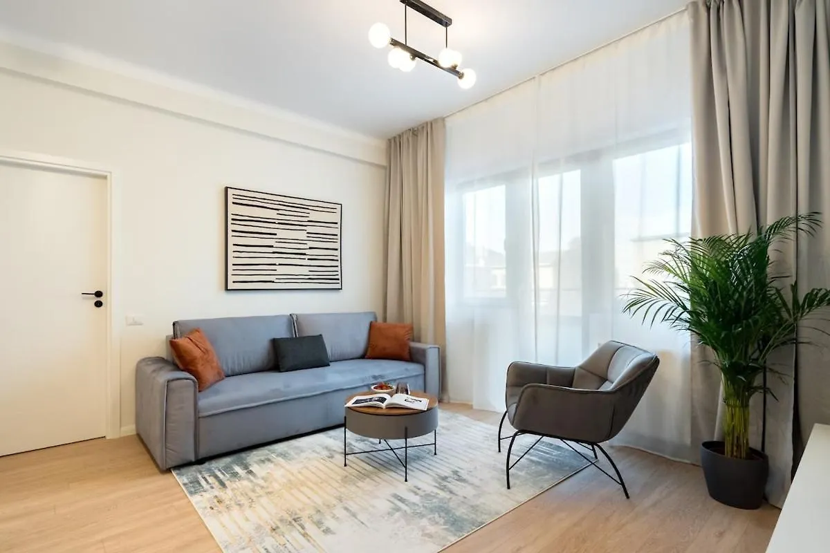 Sunny 2Br Large Flat - Amzei Square Apartment Bucharest