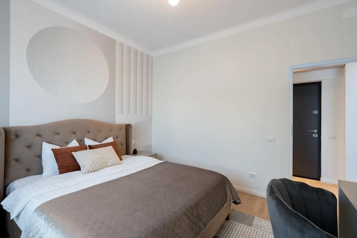 Sunny 2Br Large Flat - Amzei Square Apartment Bucharest Romania