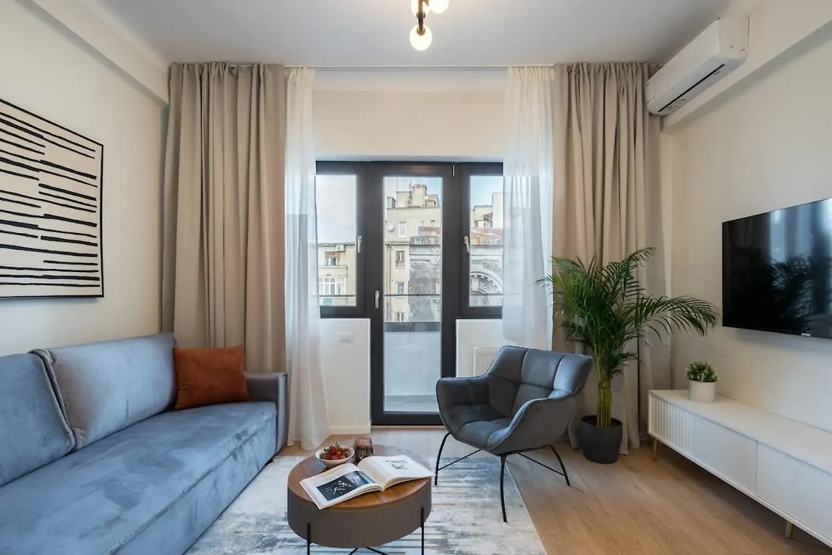 Sunny 2Br Large Flat - Amzei Square Apartment Bucharest