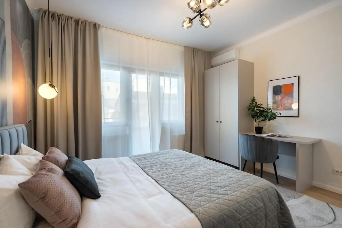 Sunny 2Br Large Flat - Amzei Square Apartment Bucharest Romania