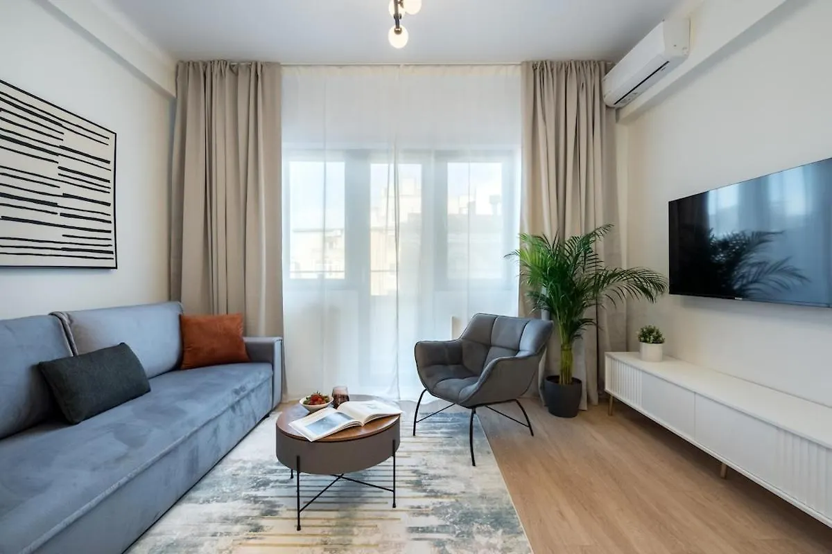 Sunny 2Br Large Flat - Amzei Square Apartment Bucharest 0*,