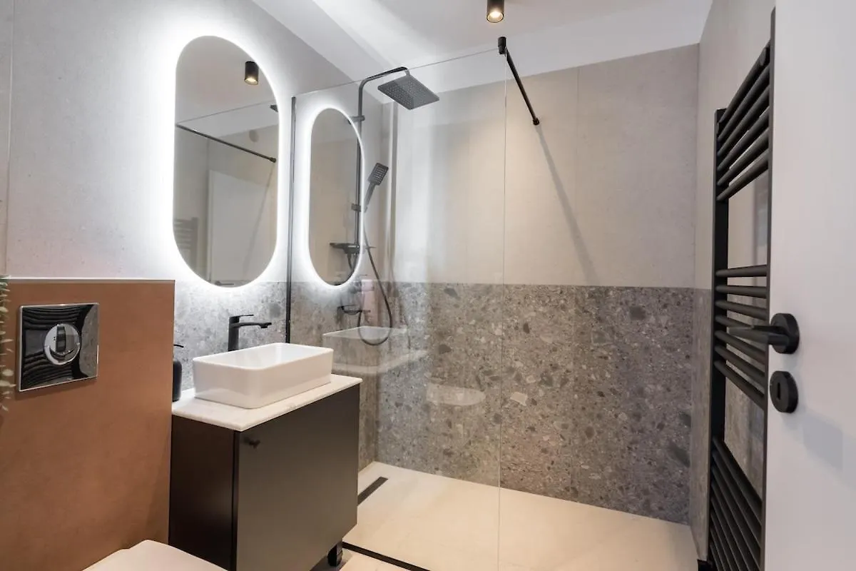 Sunny 2Br Large Flat - Amzei Square Apartment Bucharest Romania