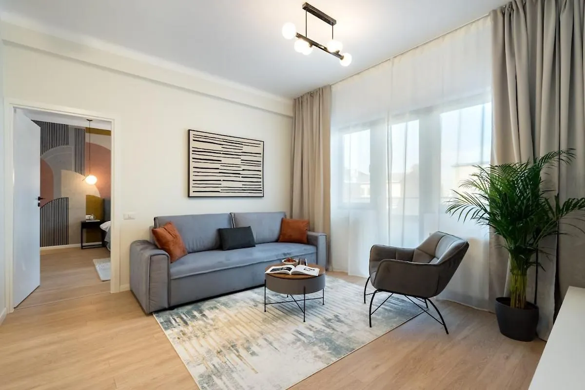 Sunny 2Br Large Flat - Amzei Square Apartment Bucharest