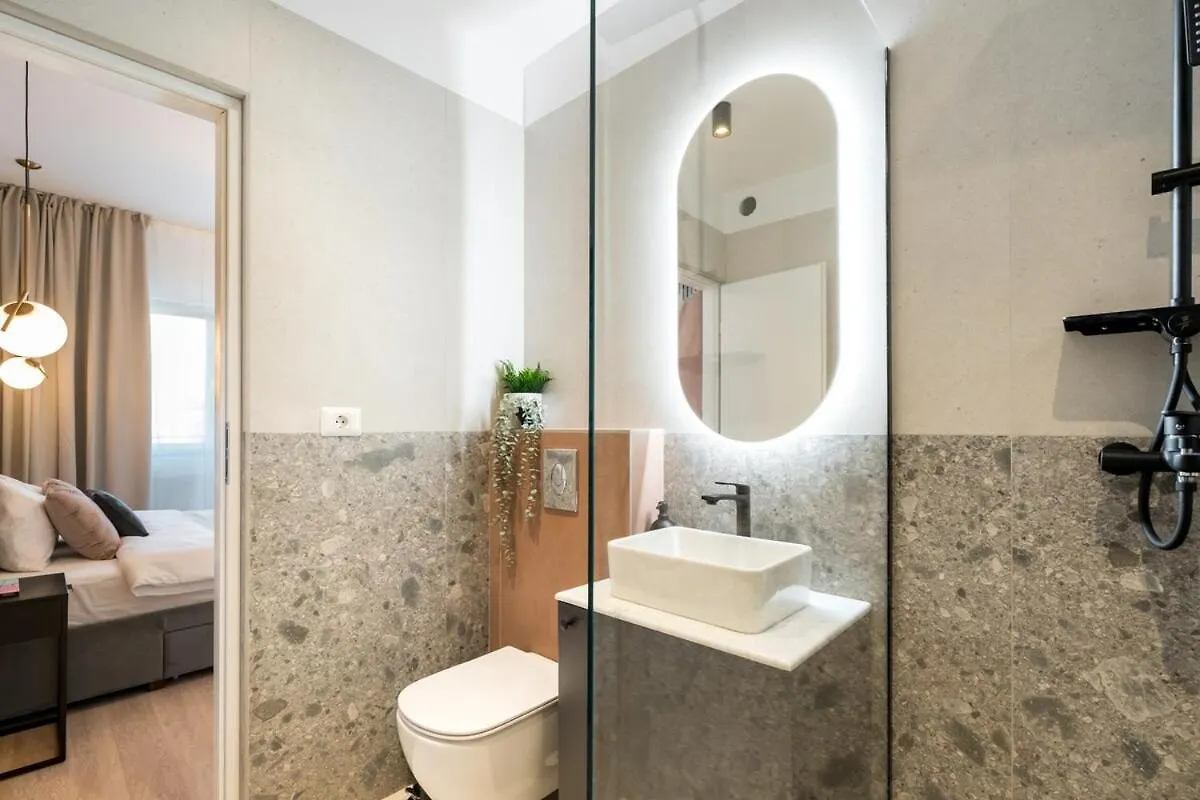 Sunny 2Br Large Flat - Amzei Square Apartment Bucharest