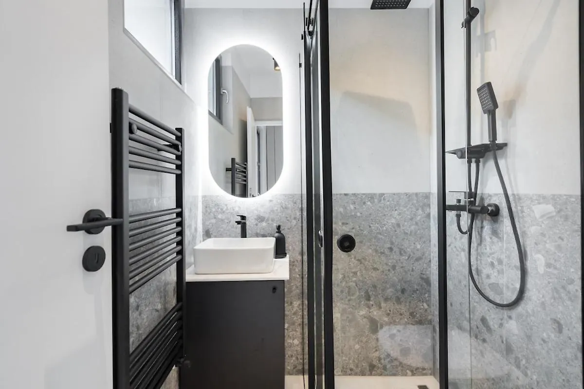 Sunny 2Br Large Flat - Amzei Square Apartment Bucharest