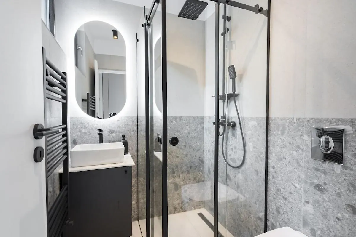 Sunny 2Br Large Flat - Amzei Square Apartment Bucharest 0*,